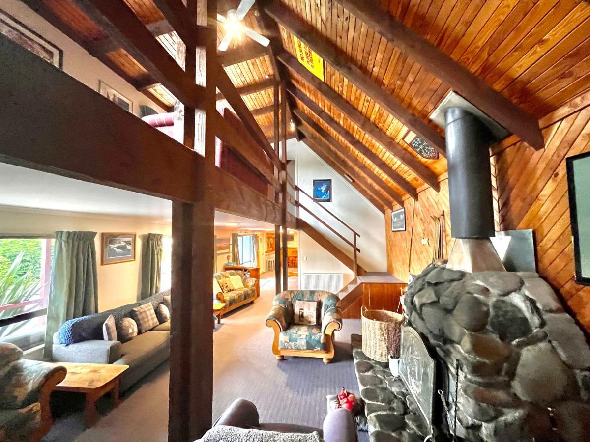 Adventure Lodge And Motels And Tongariro Crossing Track Transport Parc national Extérieur photo